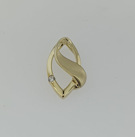 Diamond 9ct Yellow Pendant