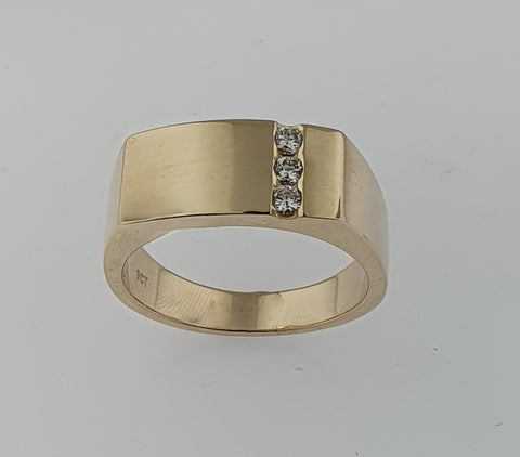 Diamond 9ct Gold Signet Ring