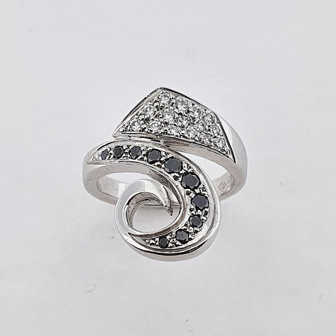 Black & White Diamond 18ct Gold Koru Ring – The Goldsmiths Gallery Limited
