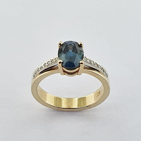 Green Sapphire & Diamond 9ct Gold Ring