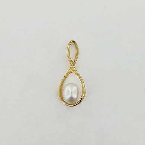 Freshwater Pearl 18ct Gold Pendant