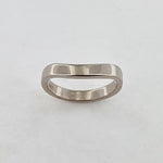 18ct White Gold Curved Ring