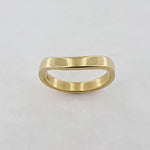 18ct Yellow Gold Curved Ring