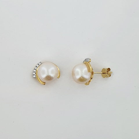 9ct Gold Cultured Fresh Water Pearl & Diamond Drop Earrings in White |  Angus & Coote